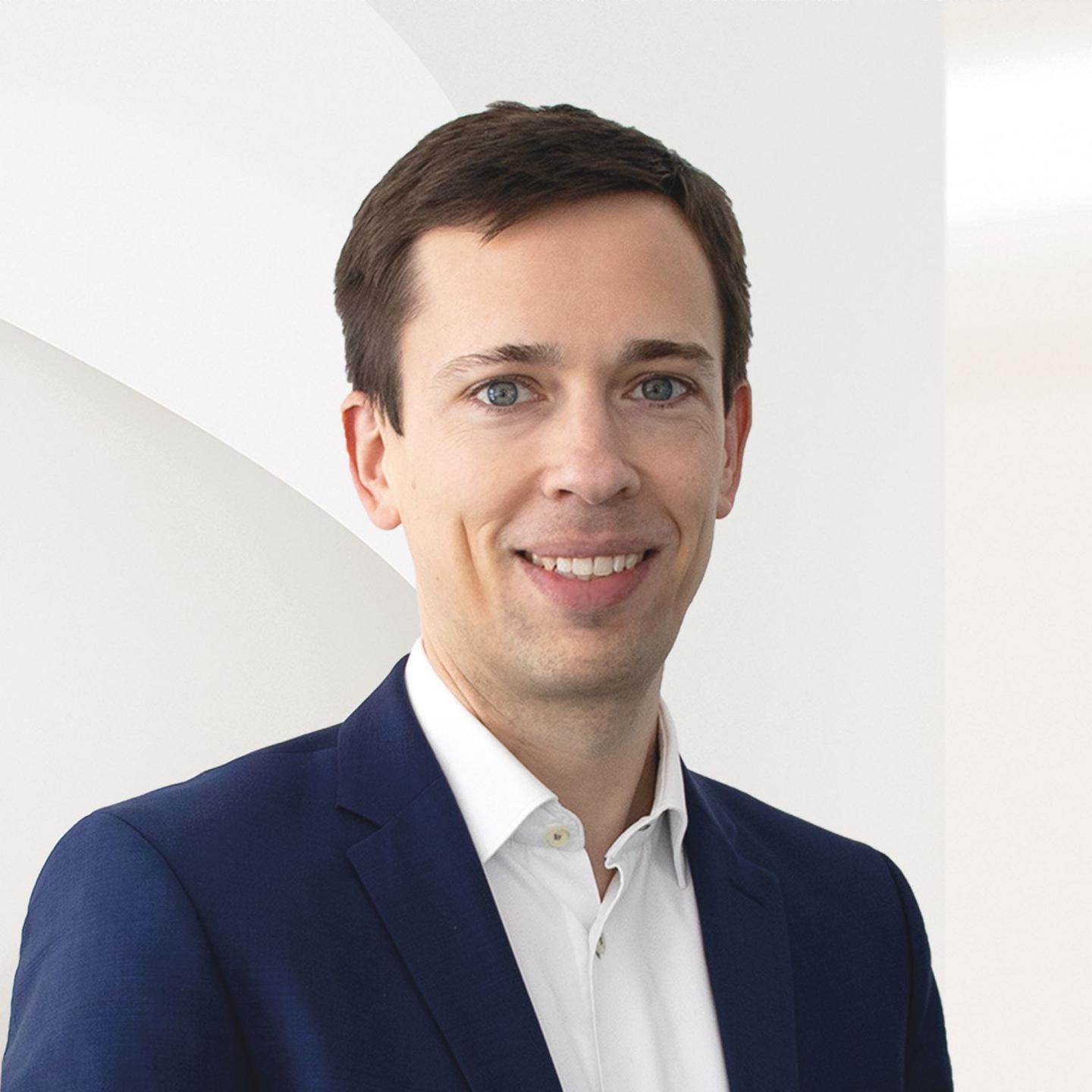 Alexander_Hinz_1582x1582_150dpi_RGB.jpg